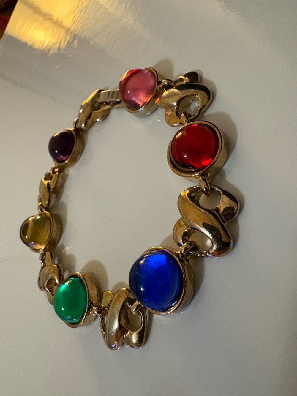 Vintage Jewel Tone Gripoix Cabochon Gold Tone Loop Chainlink Bracelet Mogul Gems